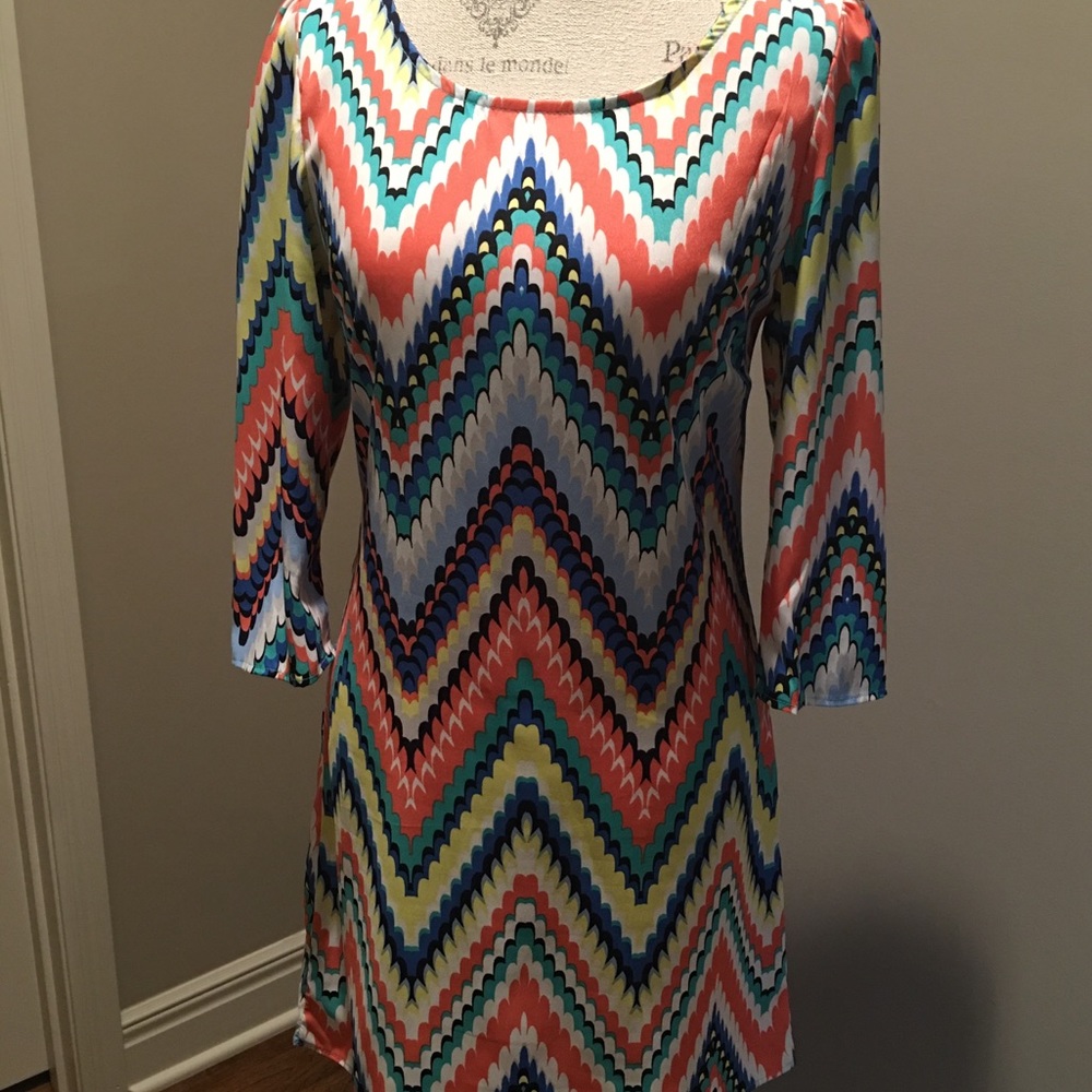 Multi-colored 3/4 length sleeve dress